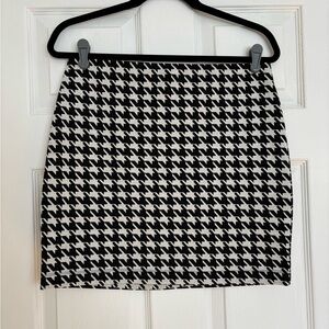 Black and White Houndstooth Skirt